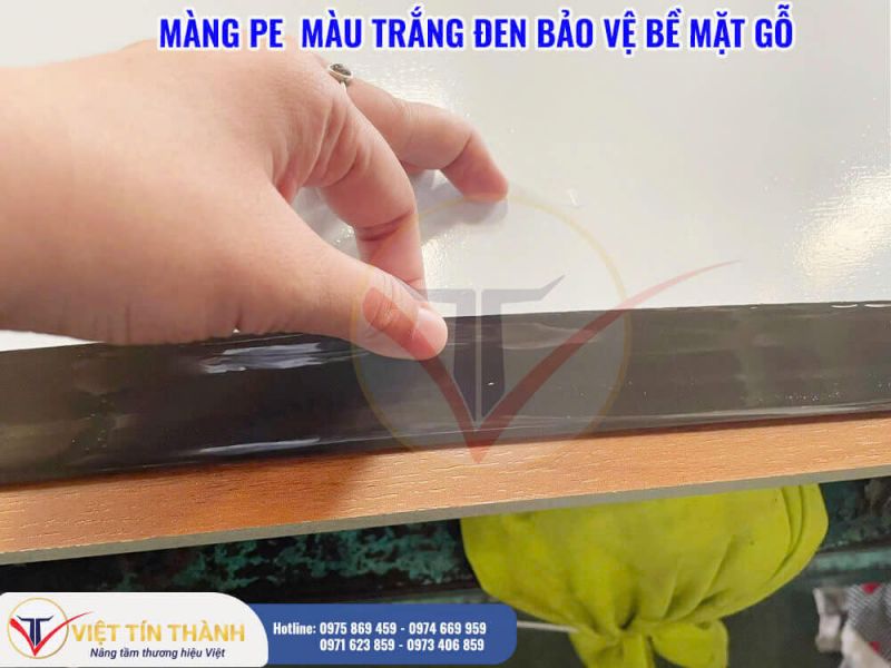 màng pe bảo vệ bề mặt màu trắng đen