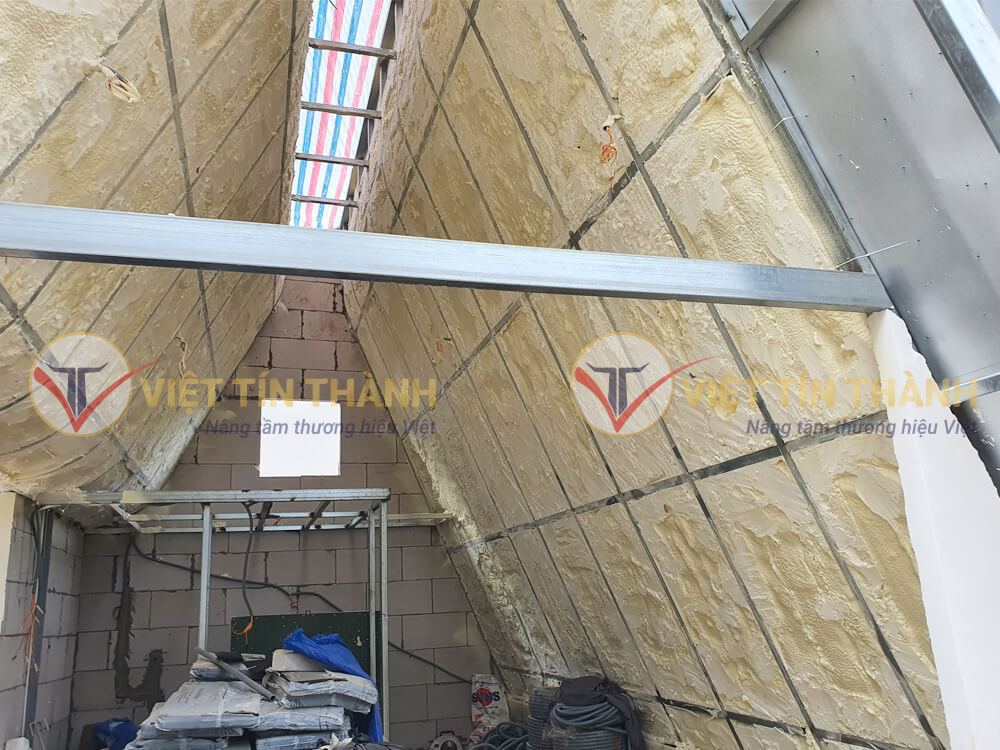 Phun Pu Foam Cách Âm HomeStay Đà Lạt